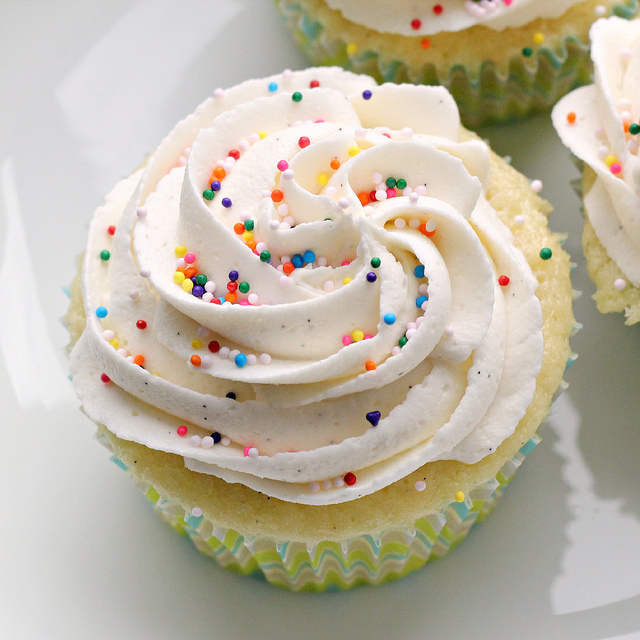 perfect vanilla cupcakes