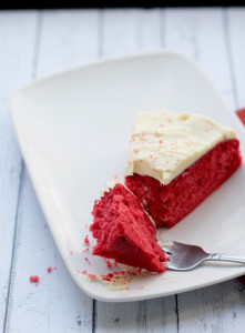 red velvet cake with white chocolate cream cheese frosting