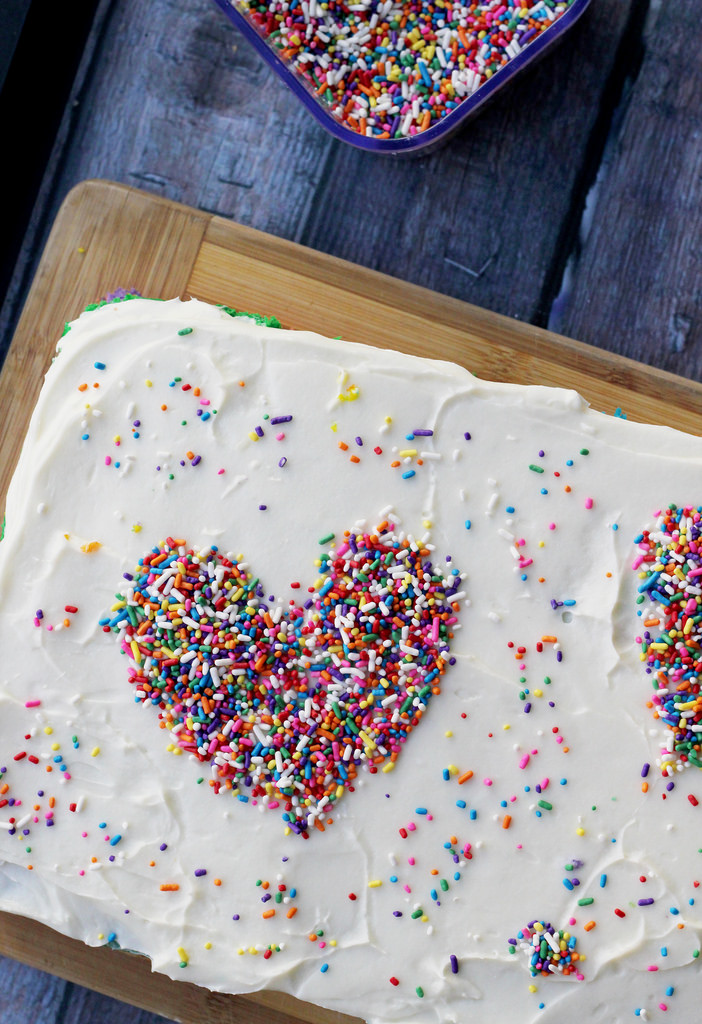 The one easy rainbow cake recipe that doesn't require you to be a master  with a piping bag. Yes!