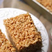 salted caramel brown butter rice krispie treats