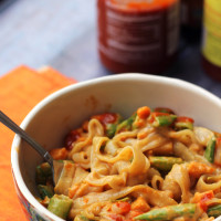 spicy thai peanut vegetable curry noodles