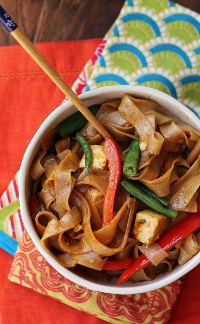 drunken-noodles-with-tofu-and-peppers-joanne-eats-well-with-others