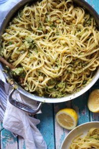 Weeknight Linguine with Chickpeas and Zucchini