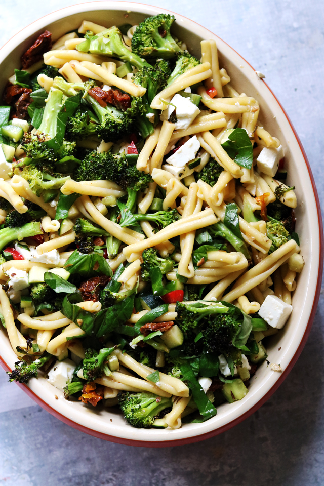 Greek Pasta Salad with Roasted Broccoli, Feta, and Lemon Vinaigrette ...