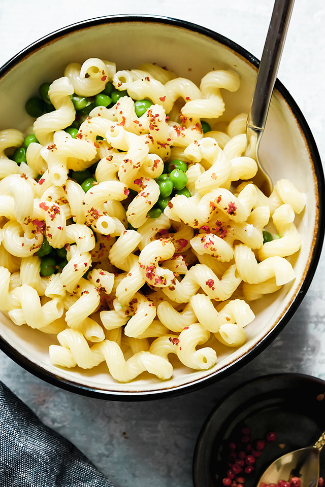 Pea and Mascarpone Alfredo Pasta - Joanne Eats Well With Others