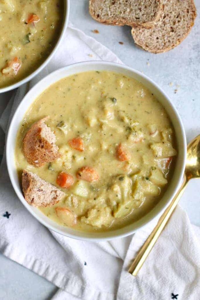 A bowl of Broccoli and Cauliflower soup