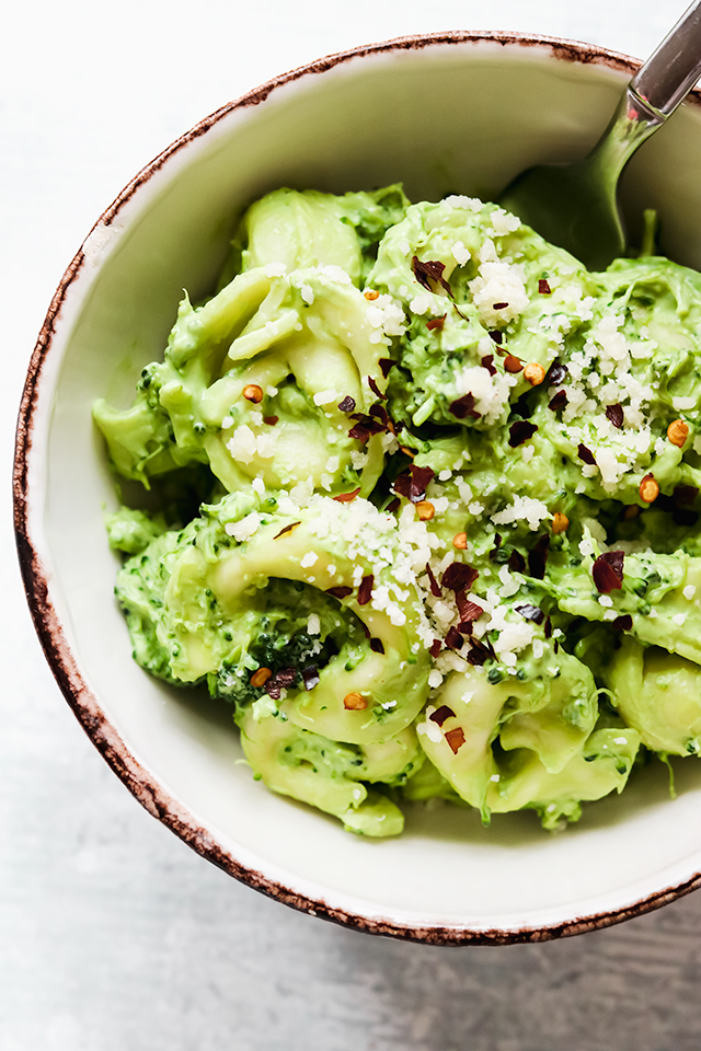 https://joanne-eatswellwithothers.com/wp-content/uploads/2023/03/Broccoli-Tahini-Pesto-Pasta.jpg